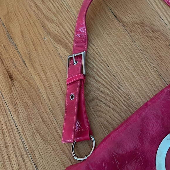 Bright fuchsia color shoulder bag - Picture 2 of 10